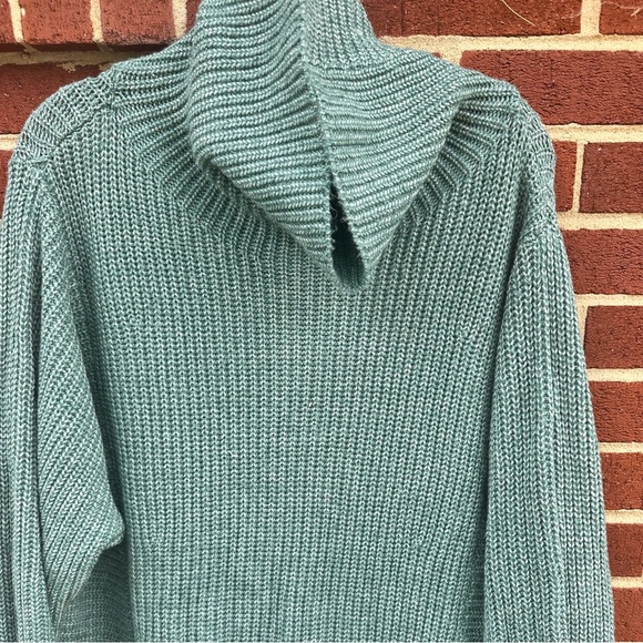 Brand New Turtleneck Sweater - Picture 2 of 3